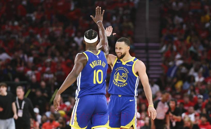 11分逆转!库里31分单节20分主宰,勇士胜爵士,格林被驱逐引争议 11分逆转!库里31分单节20分主宰,勇士胜爵士,格林被驱逐引争议